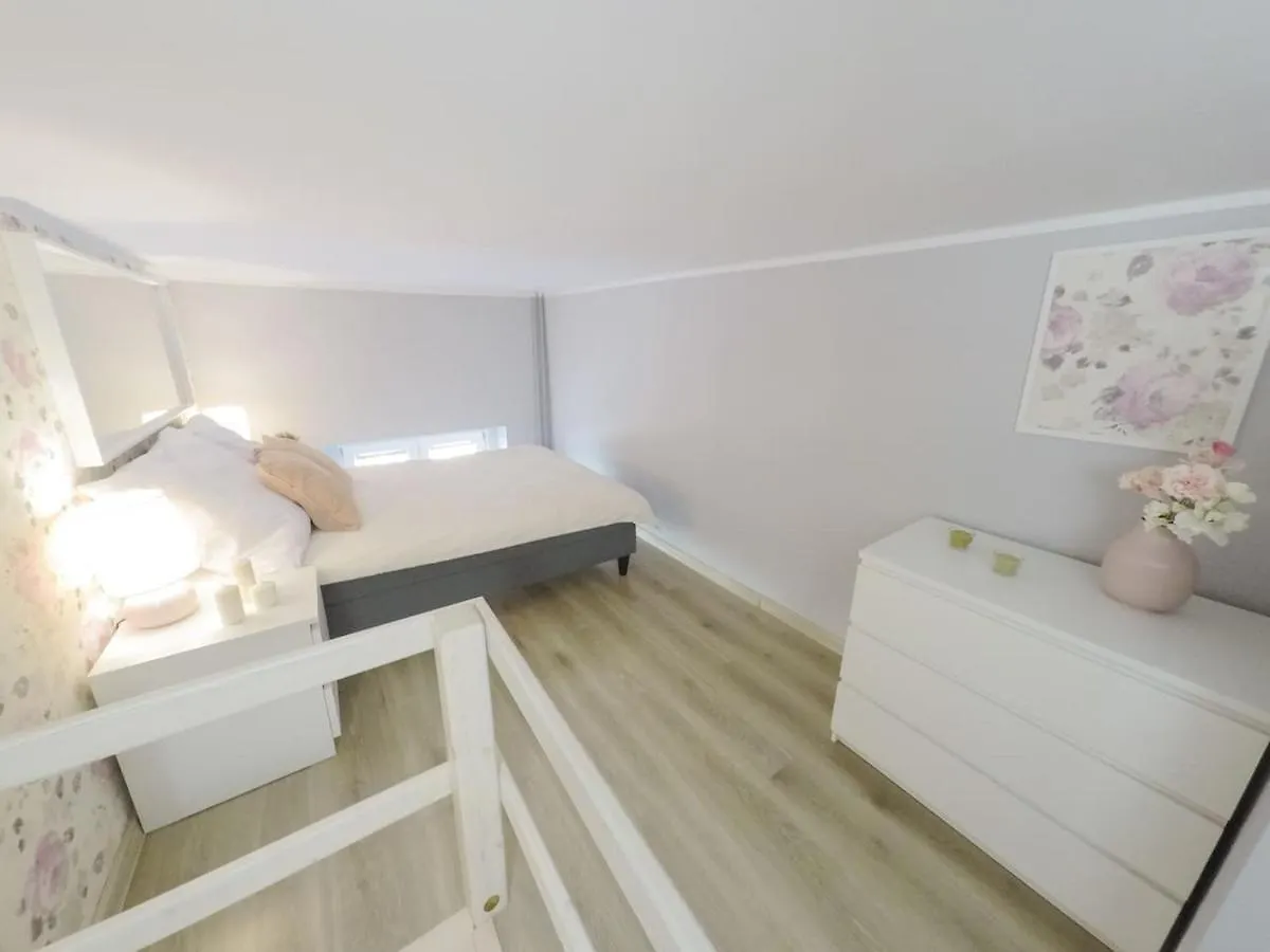 Rynek 20/21 -Cosy New Apartment On The Market Square - 4 Bedrooms - 8 People Wrocław